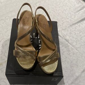 Naturalizer Metallic Gold Slingback Heels